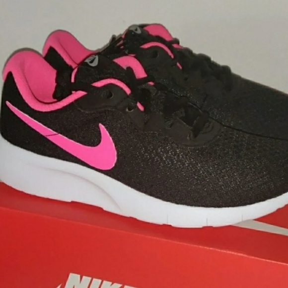 Nike Tanjun GS Sneaker - Picture 5 of 7